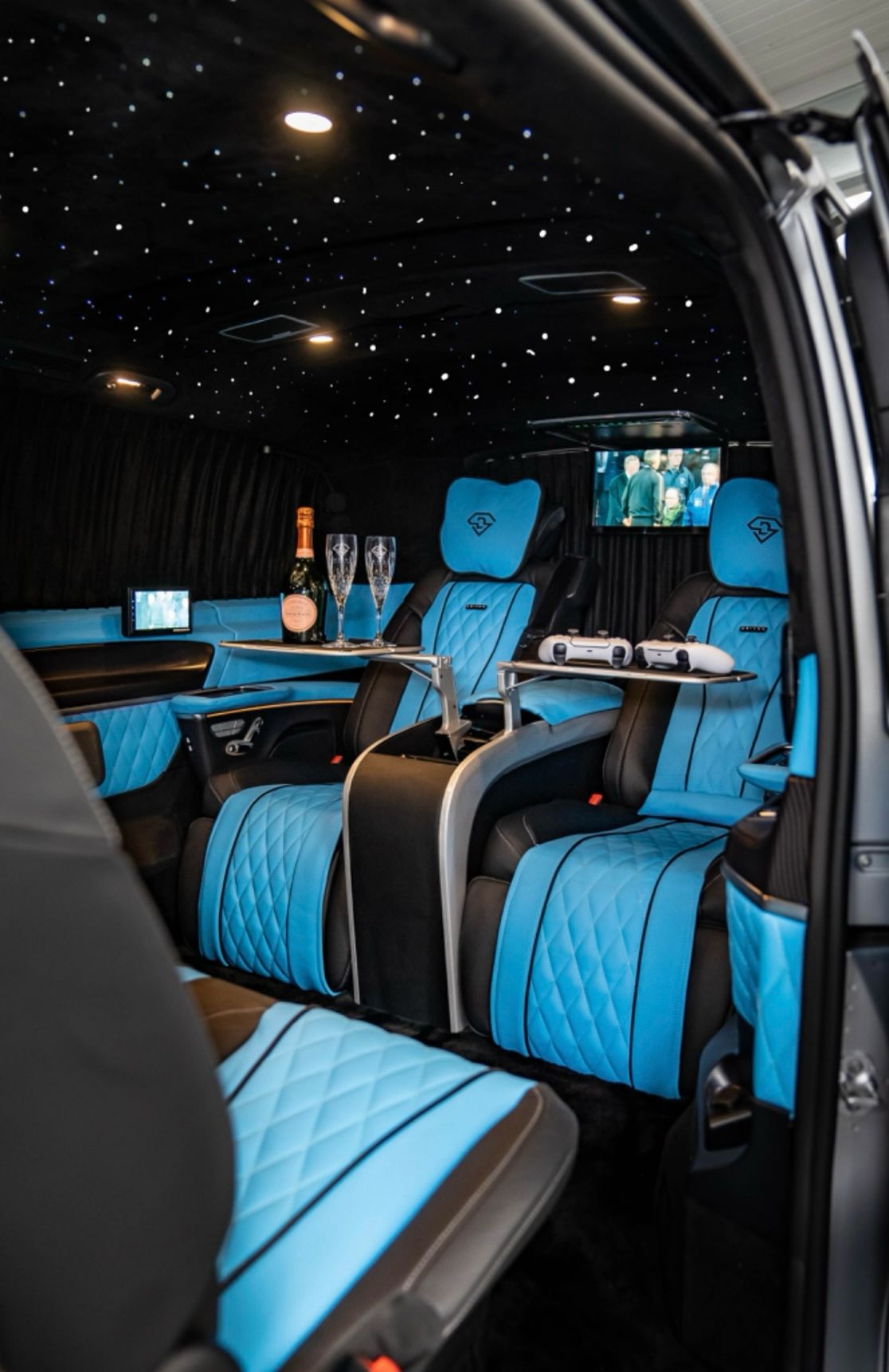 5 Seater City Blue Luxury V-Class Landjet