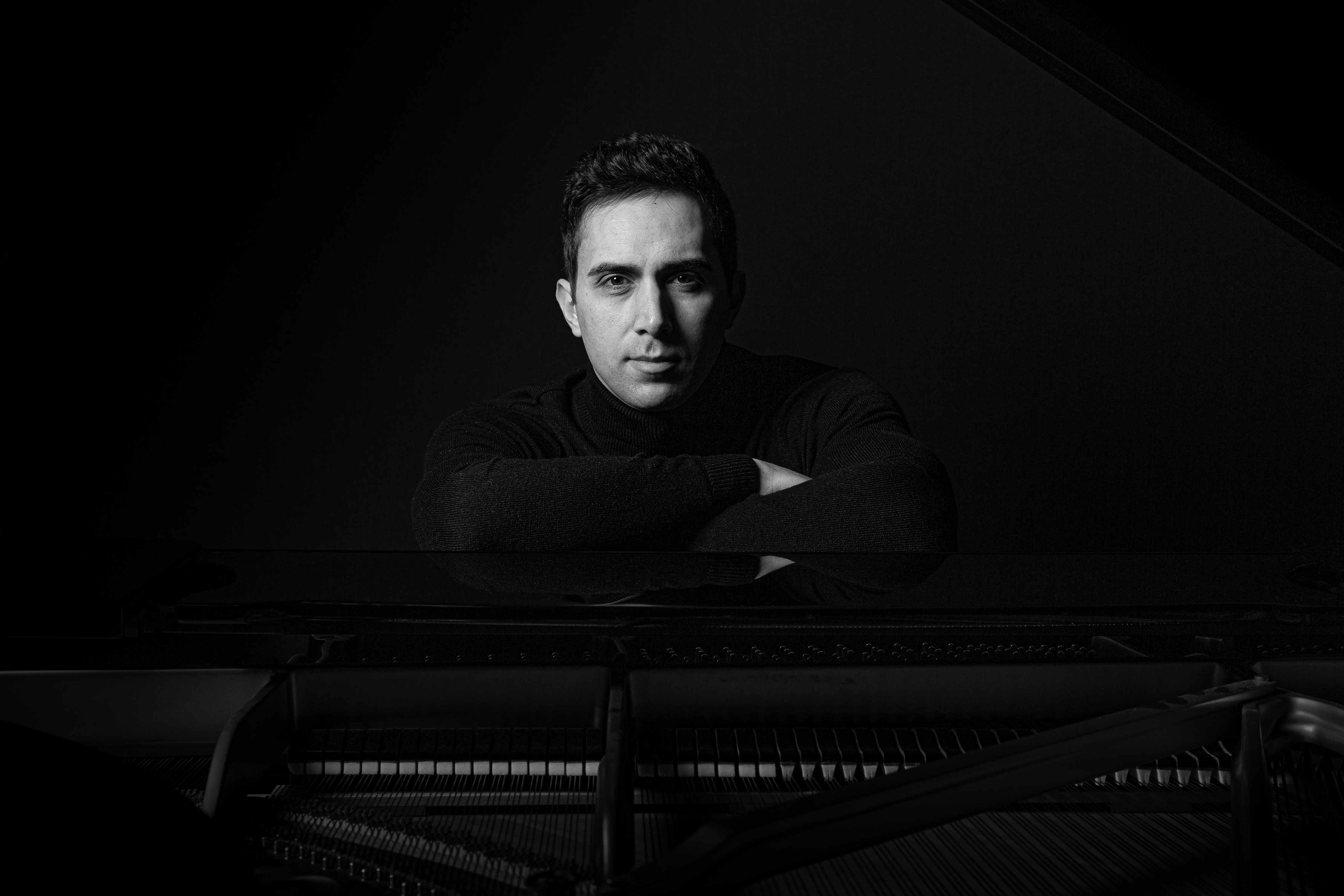 Sophistication in Every Note: The Perfect Pianist for Your Event