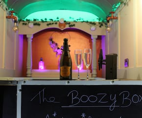 Cute & Quirky Horse Box Bar Serving a Great Range of Drinks