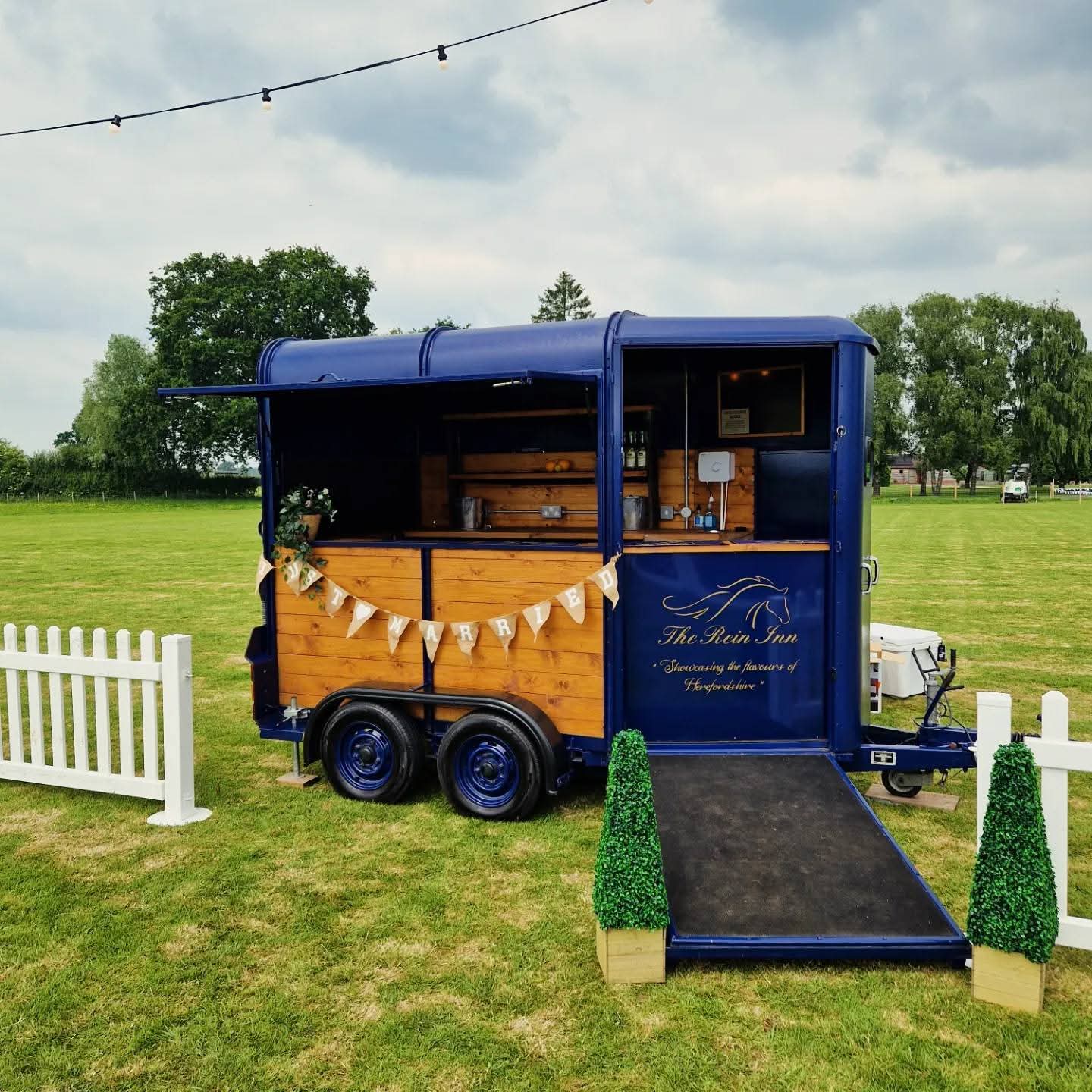 Converted Horsebox Bar For Any Event