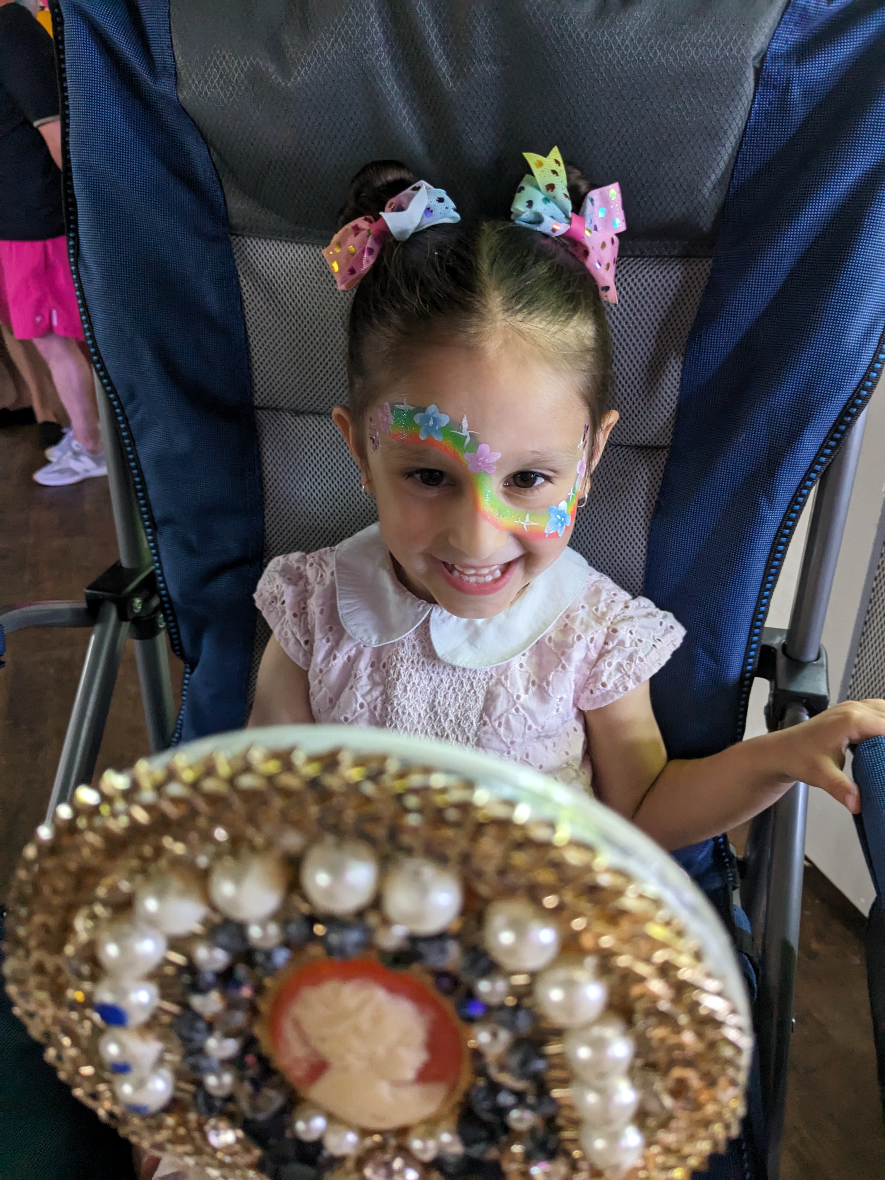 Passionate Faces & Glitter Guru