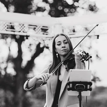 Isabella Baker - Events Violinist
