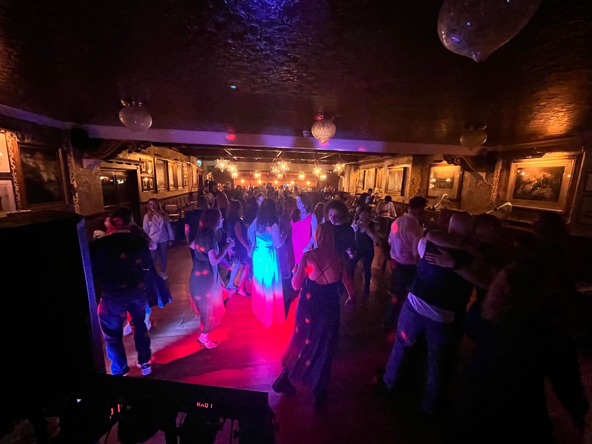 Professional DJ Tom with Amazing Music To Get The Party Started