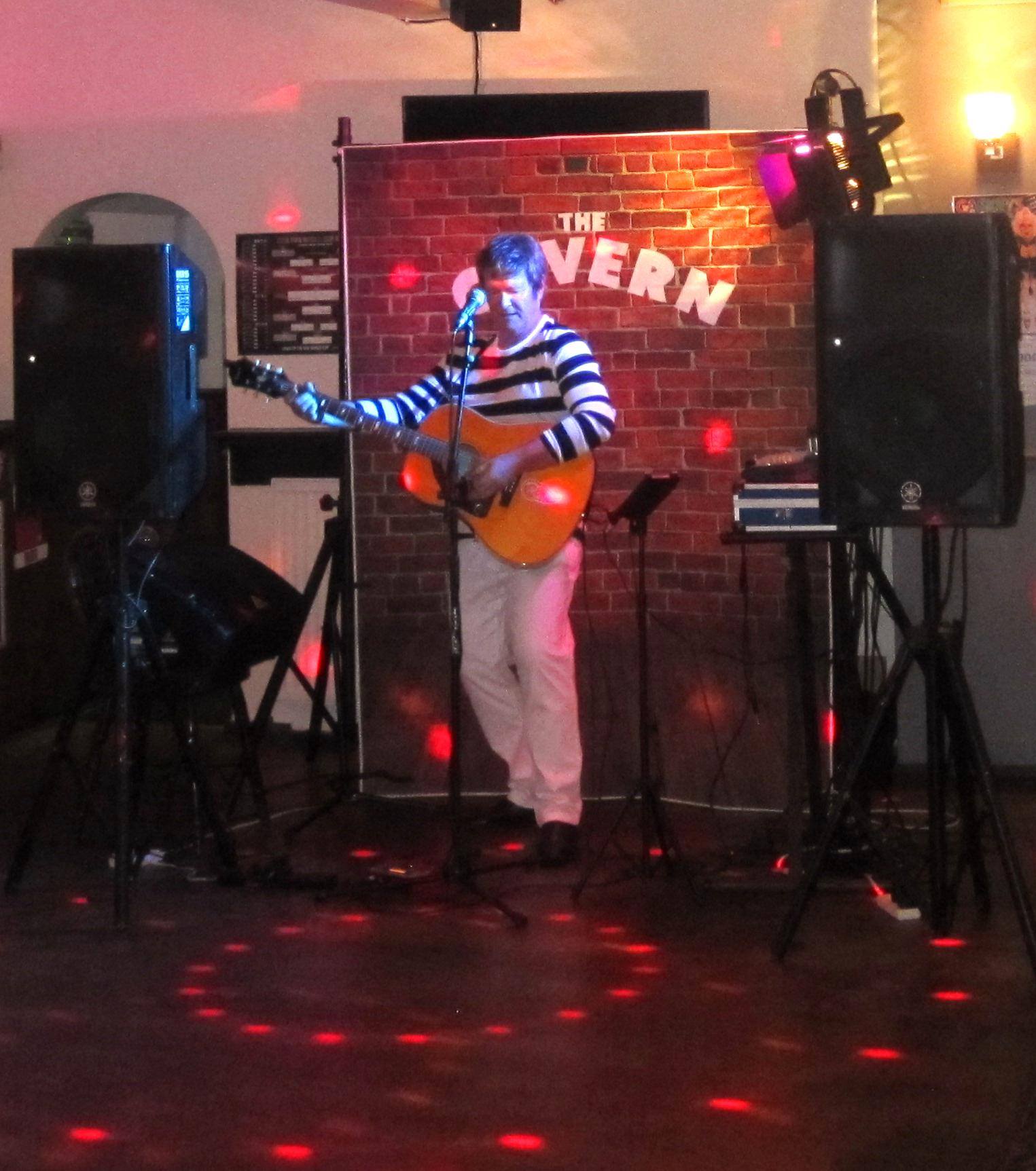 Billy Shears Presents 'Sixtiesmania' A Solo Tribute To The Sixties