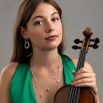 Giulia Lussoso Violinist