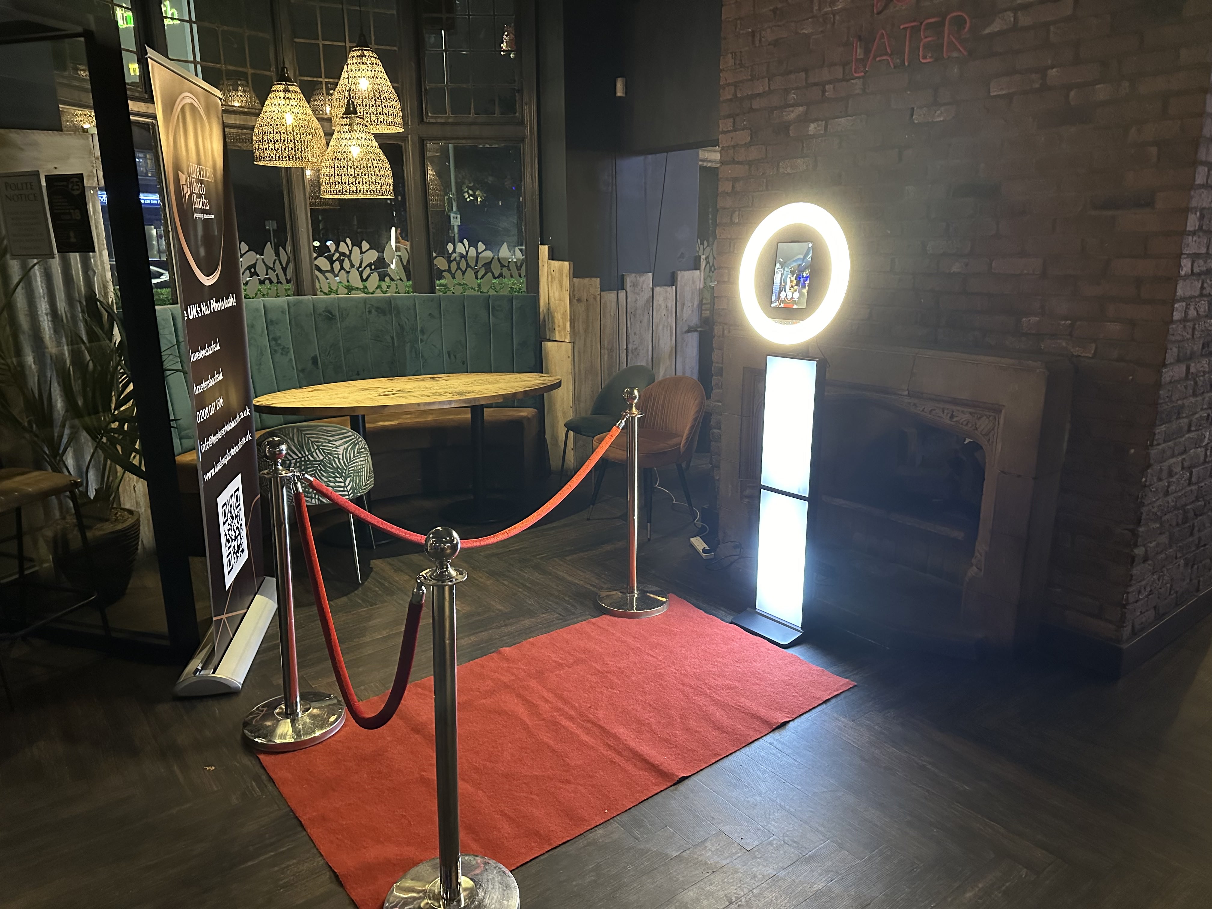 State-Of-The-Art Digital Selfie Pod