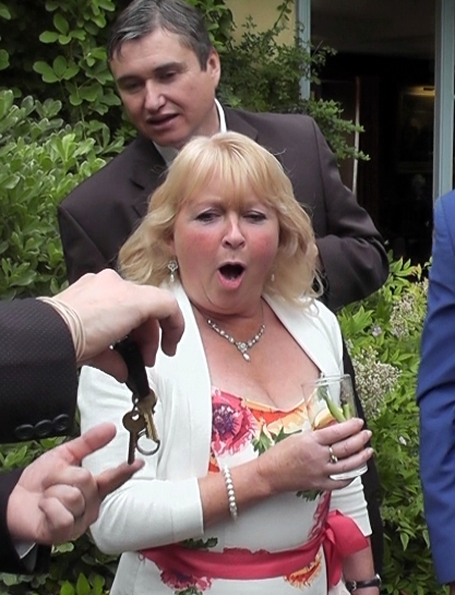 BE AMAZED! Professional Interactive Close Up Magic