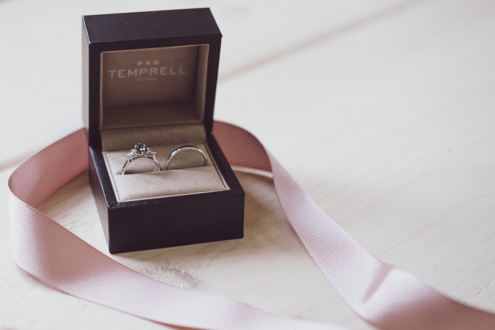 Romantic, Relaxed & Story-Telling Wedding Photography