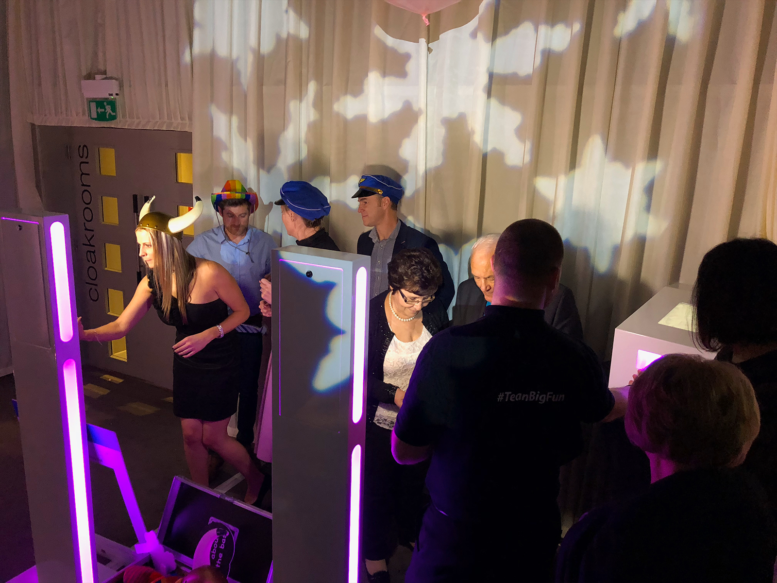 Selfie Pod Photo Booth With Optional Instant Prints