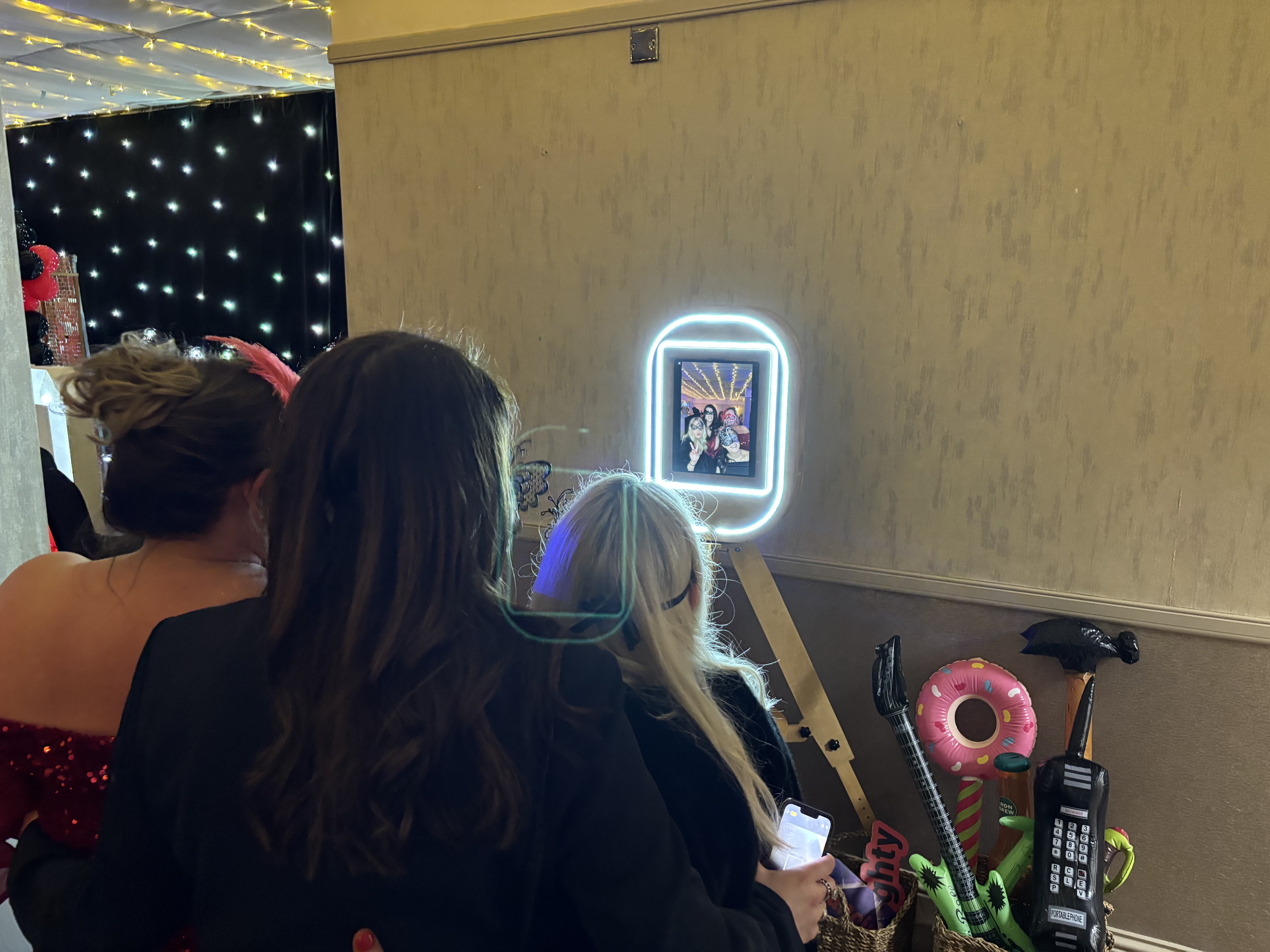 Rustic Vintage Self Pod Captures The Moment Forever