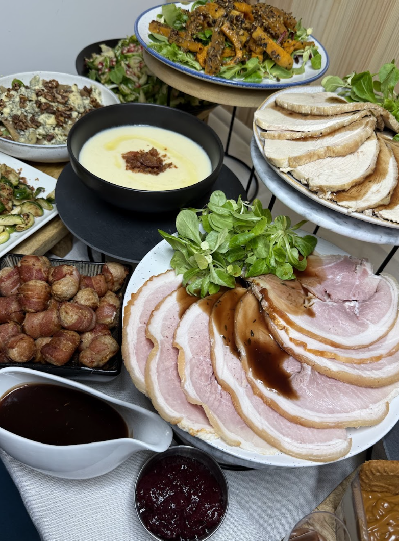 Celebrate The Season with our Festive Christmas Buffet 🎄