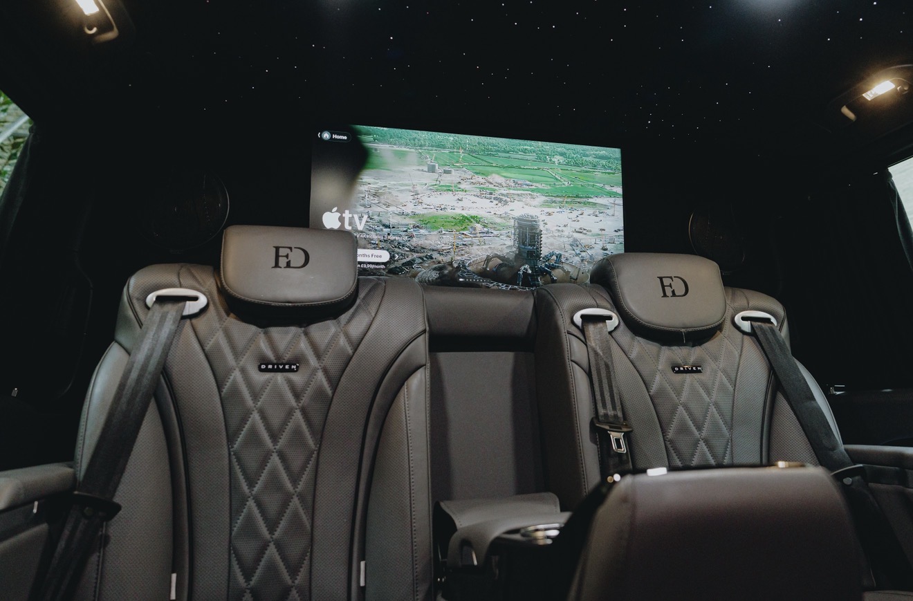 Executive Mercedes V-Class – Luxury Travel for Up to 6 Guests