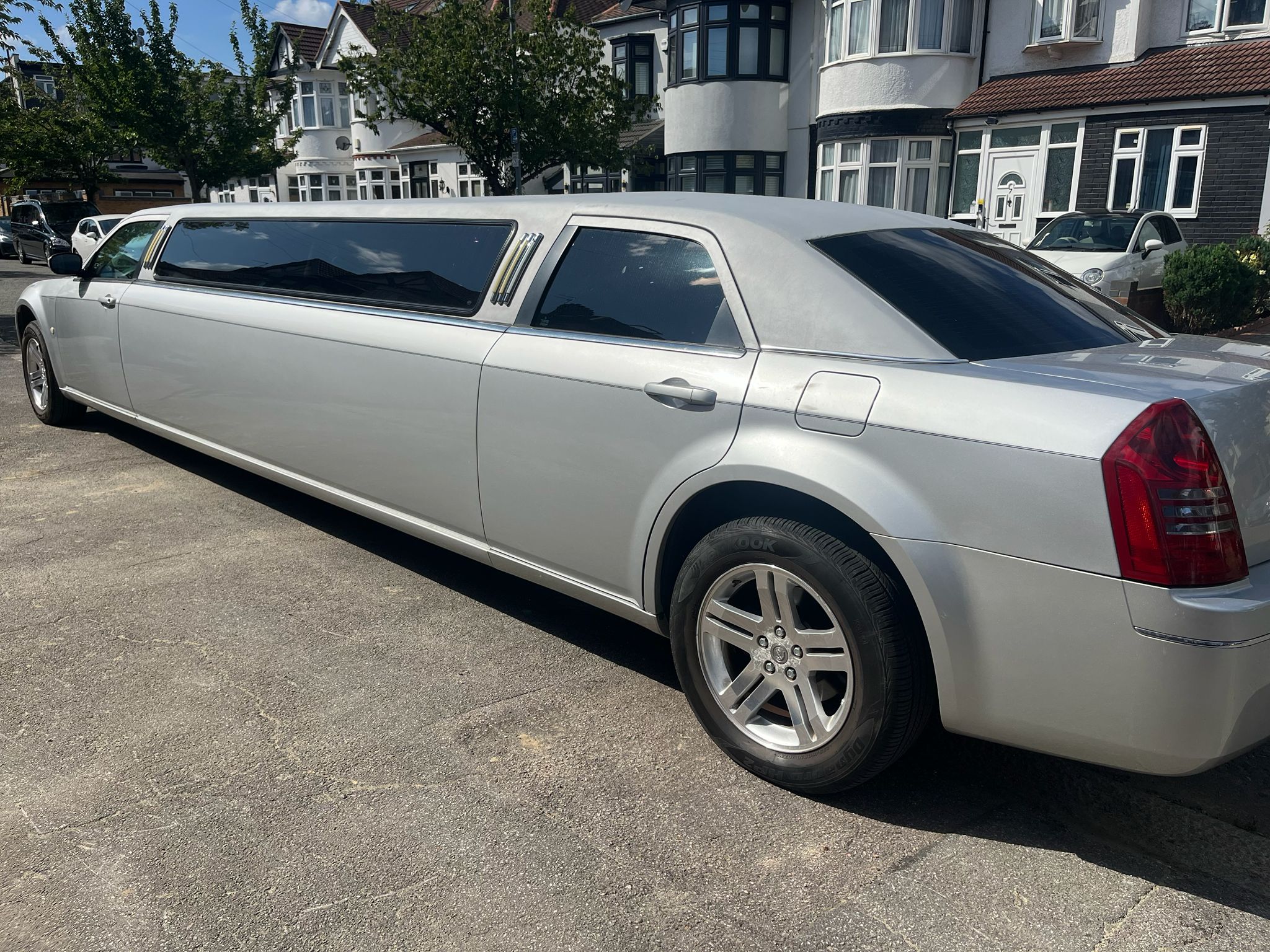 Baby Bentley Chrysler Limousine