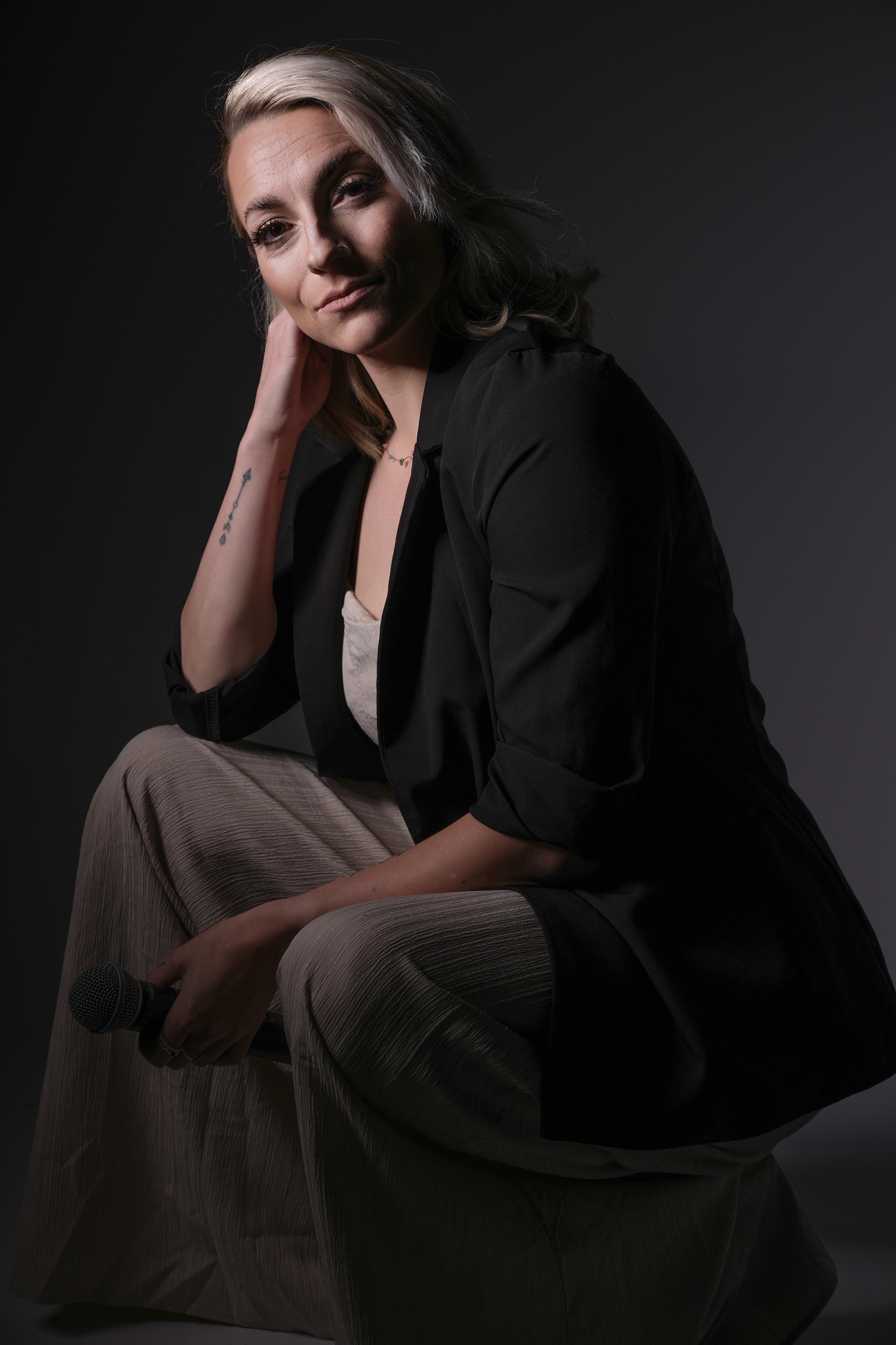 Roseanna Auckland: Vibrant Vocals from the 60s to Modern
