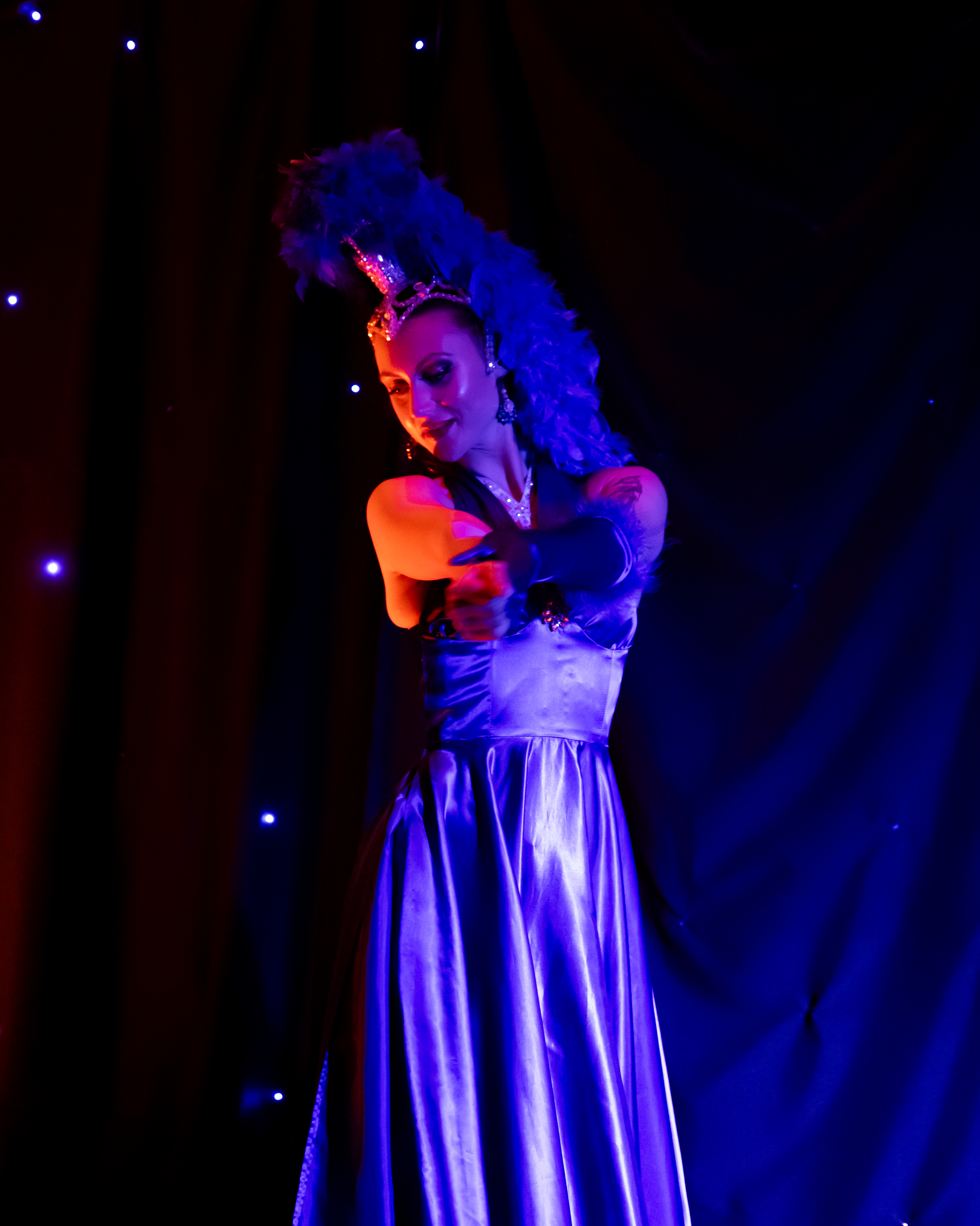 Vegas Showgirl Burlesque Dancer