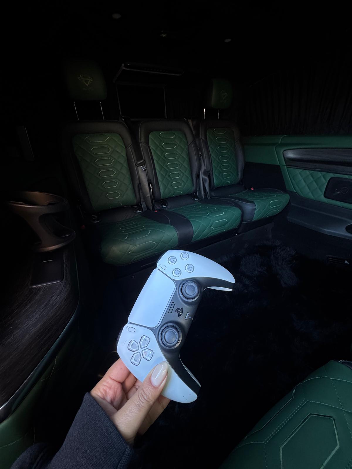 6 Seater Luxury Green V-Class Landjet with Onboard Entertainment