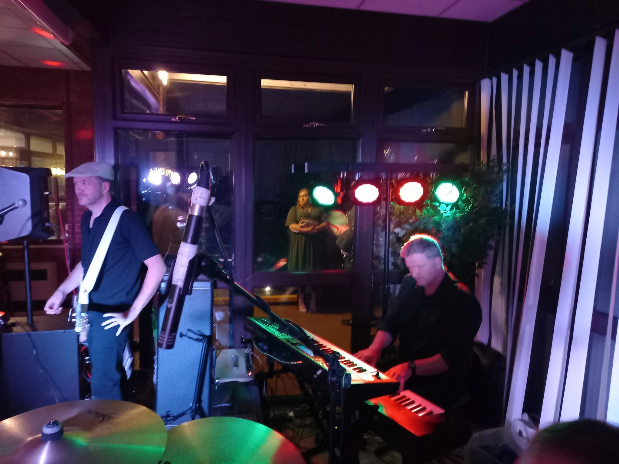 "The New Mojos" Premier Soul, Funk & Disco Band