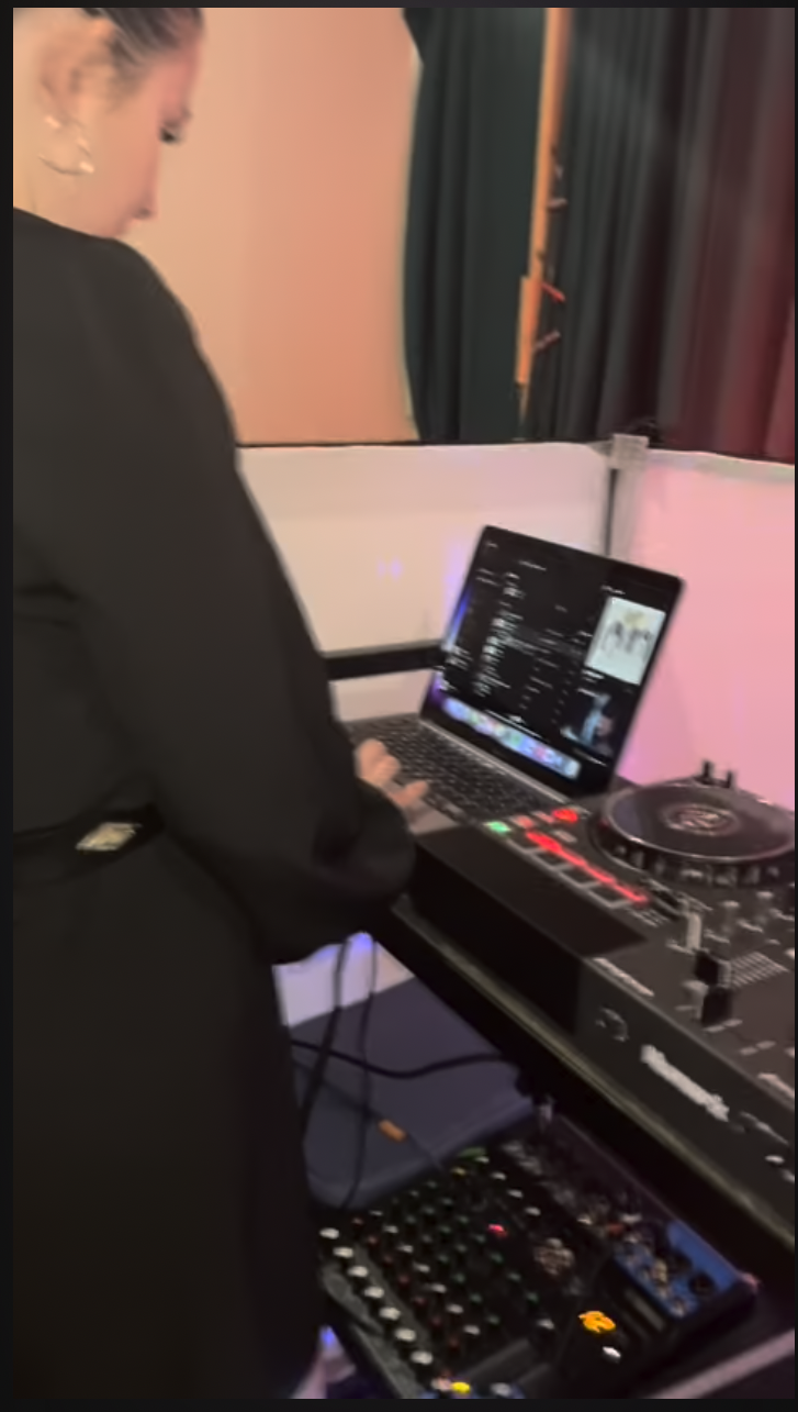 Wedding Parties, Pubs & Clubs – DJ Elizmi Plays Music for Your Event