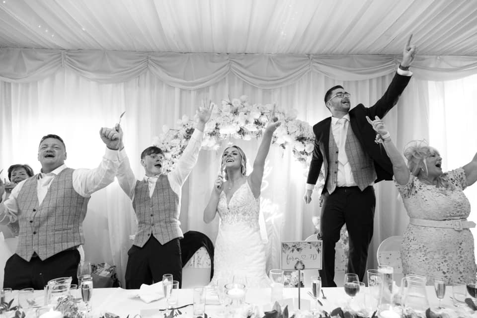 The Alternative Singing Waiter