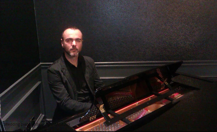 Pianist Specialising in Peaceful, Emotional & Elegant Music