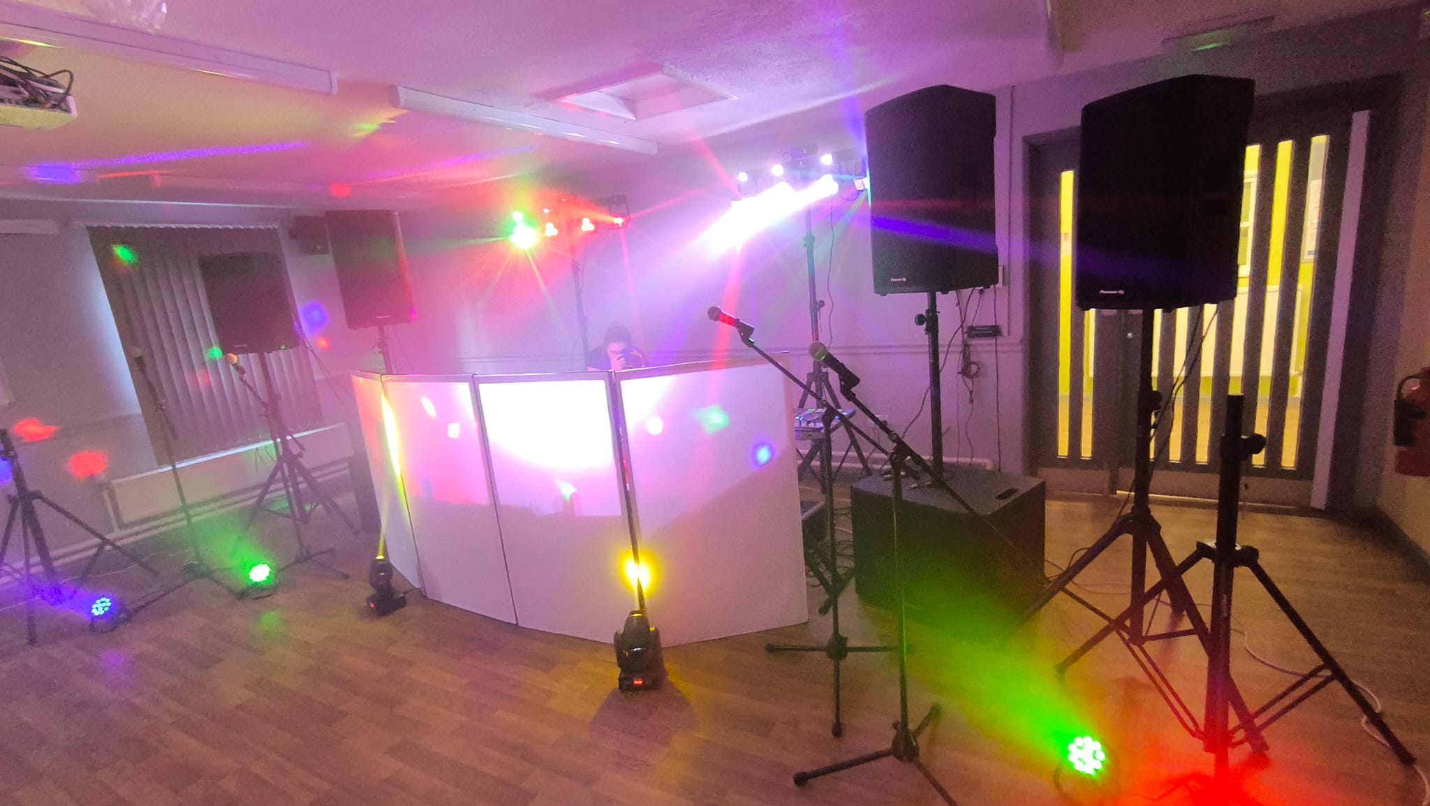 Top DJ SNDFX with Pro Sound, Lighting & More - Let's Dance