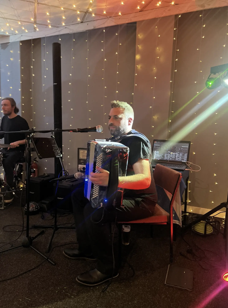 'Are Ye Dancin' Scotland's Most Entertaining Ceilidh Band