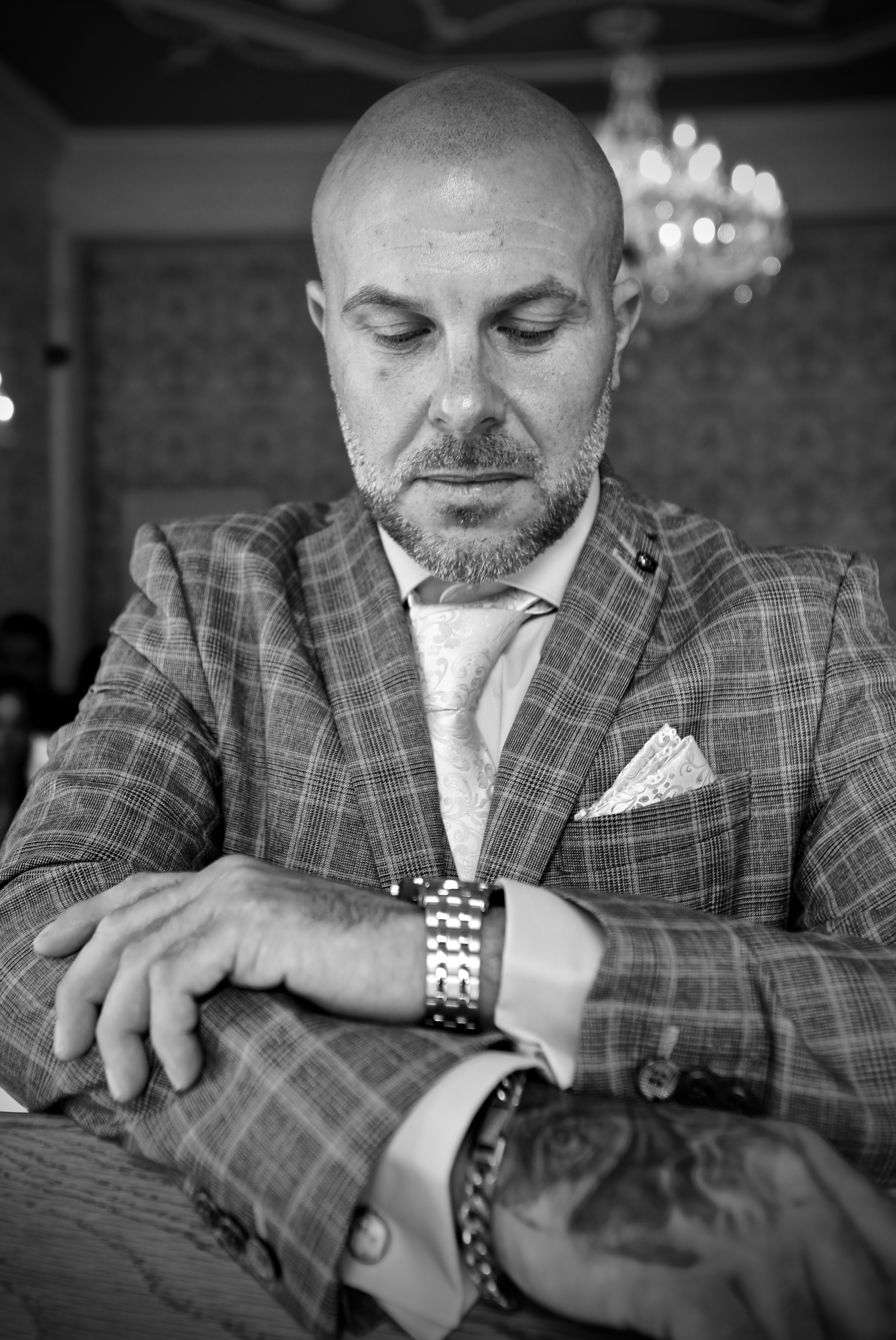 A Blend of Romance & Documentary in Relaxed, Modern & Fun Photography