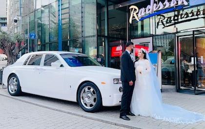 Eye-Catching Luxury Rolls Royce Phantom