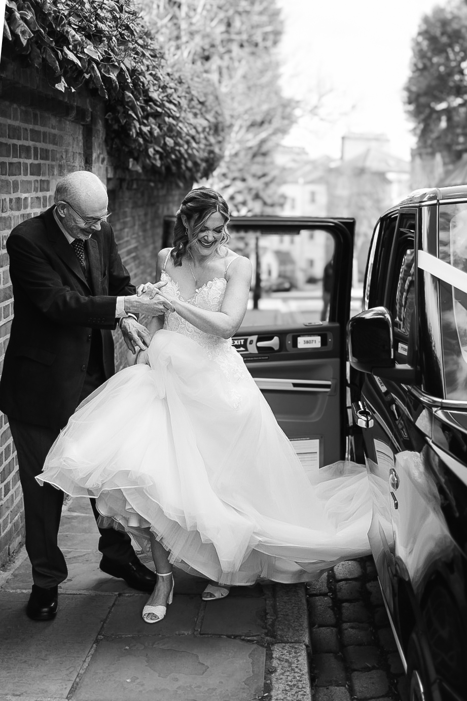 Elegant, Timeless & Candid Storytelling