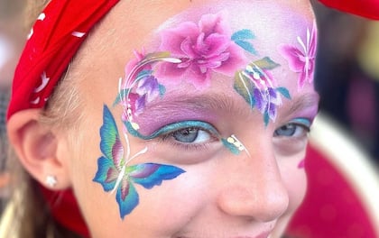Face Painting & Glitter Art to Put Smiles on People's Faces