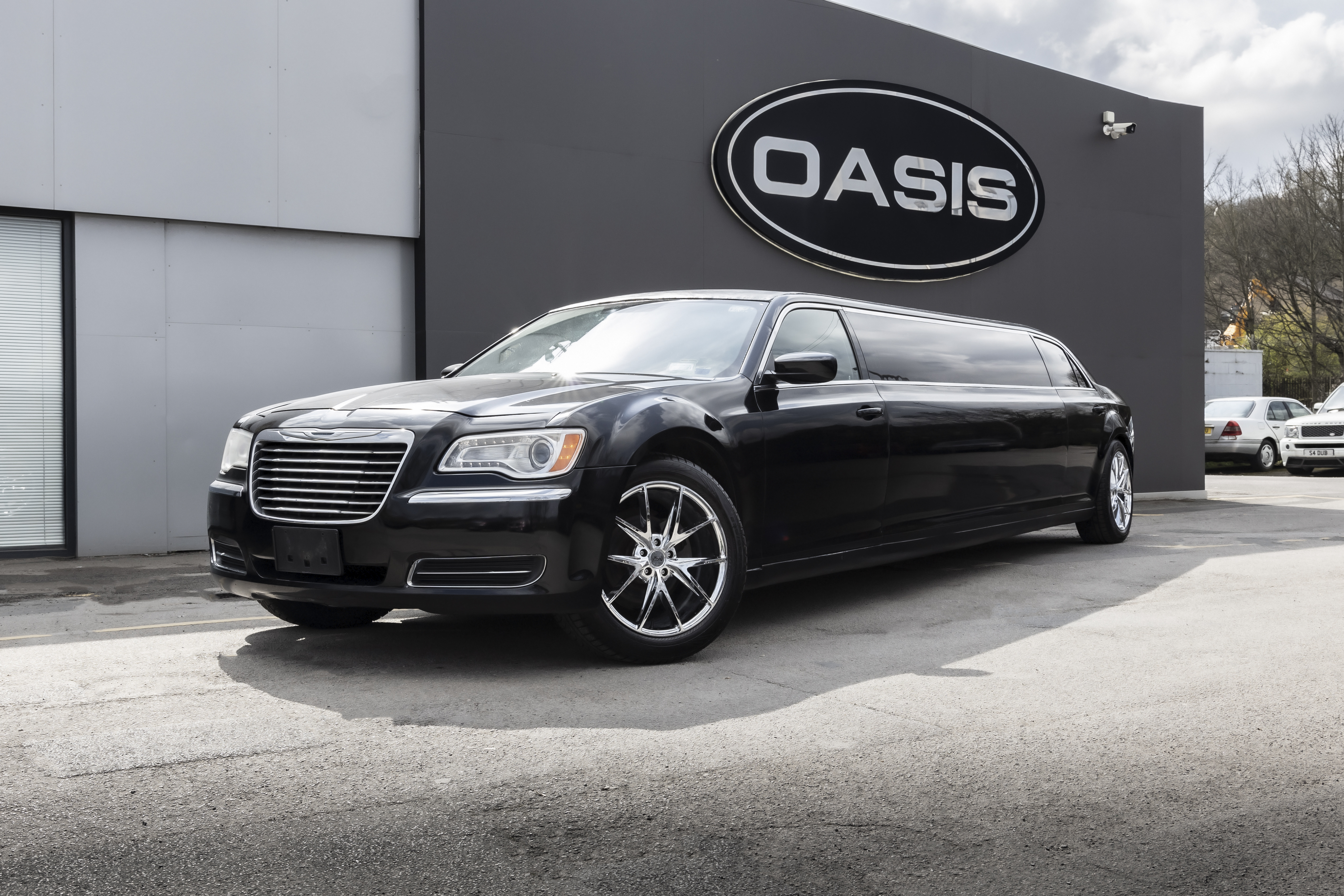 8 Seater Black Chrysler Limousine