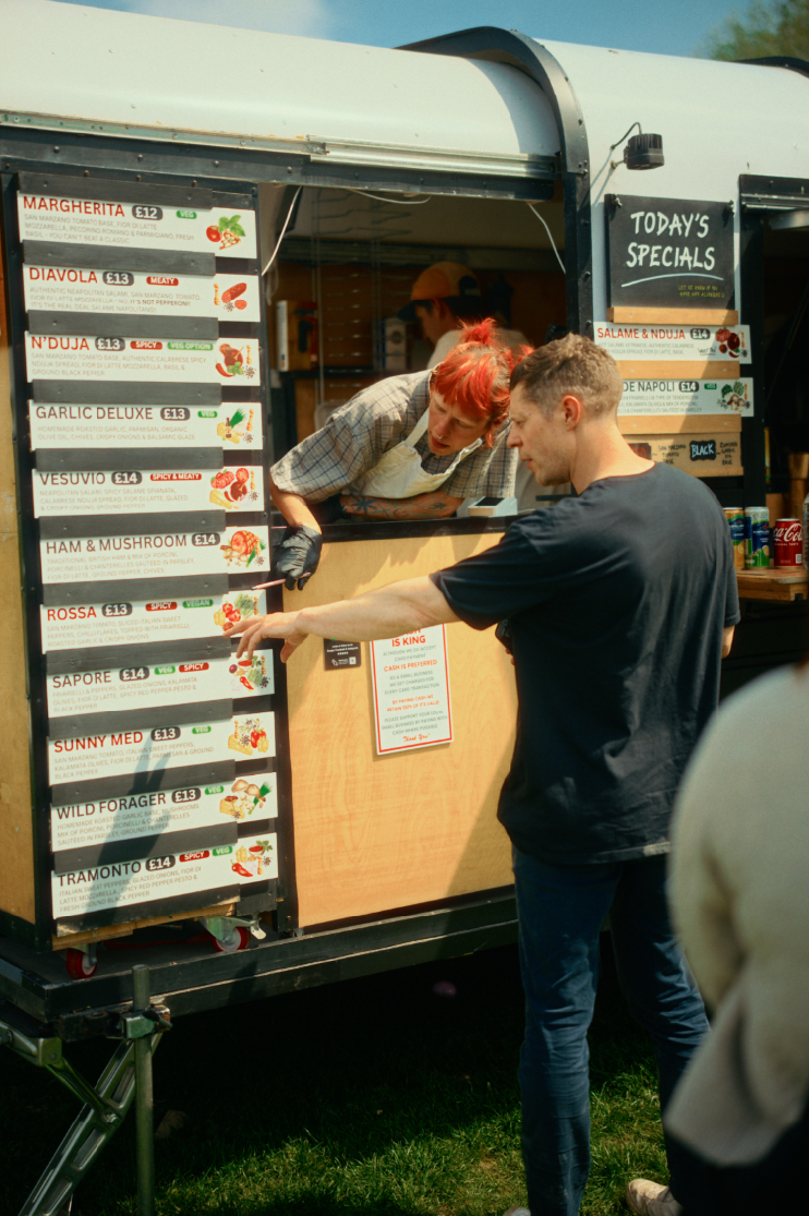 One-of-a-Kind Authentic Italian Pizzas Fresh From Retro Horsebox