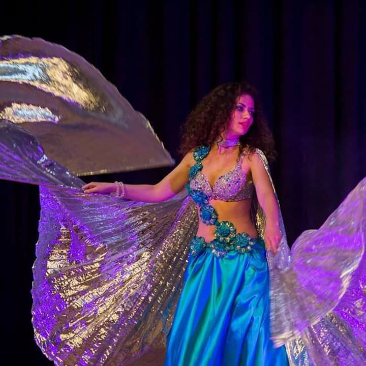 Exotic Belly Dancer Can Perform Many Styles
