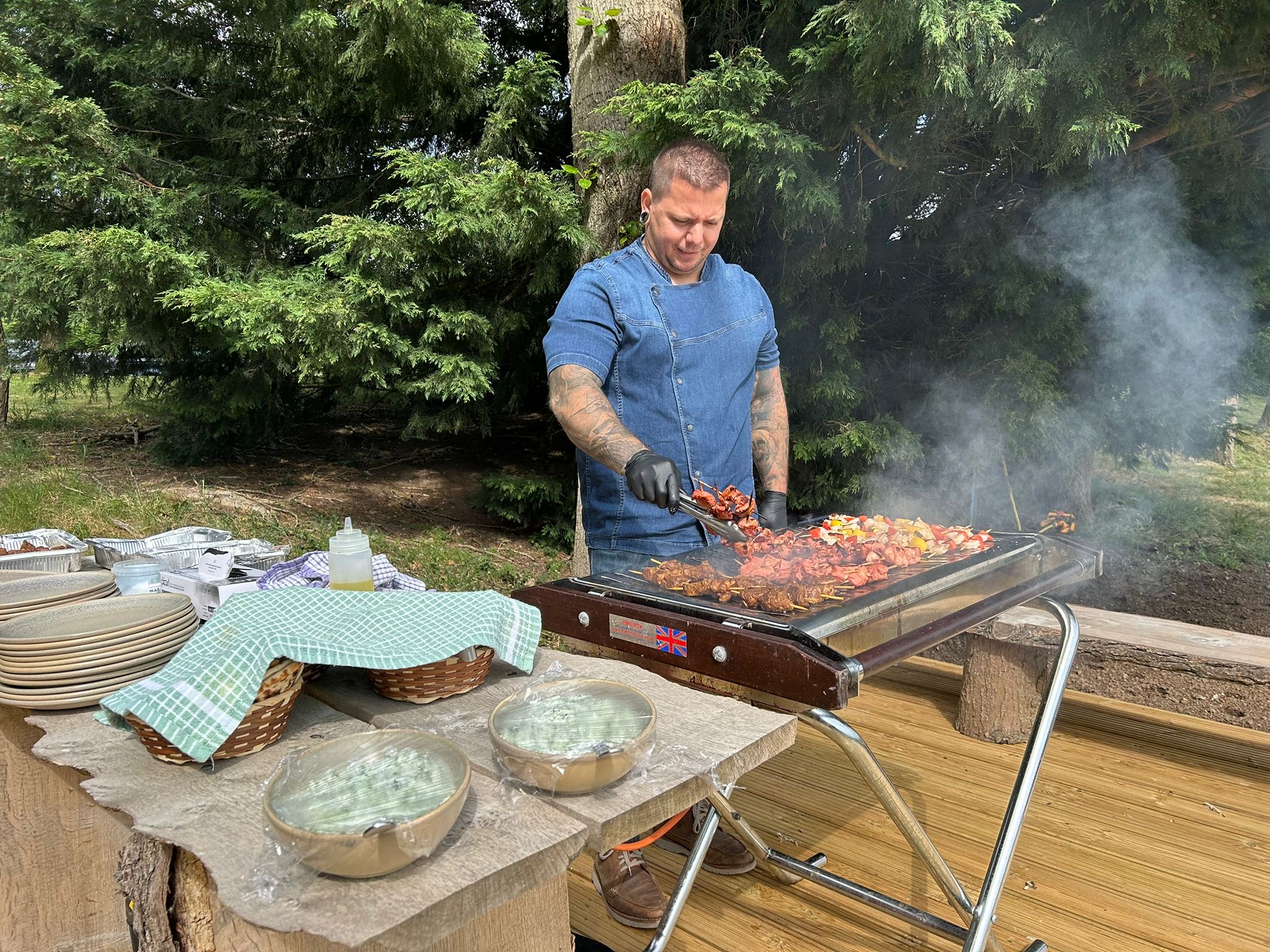 Luxury BBQ Experience – Gourmet Grilled Meats, Fresh Salads & Live Cooking
