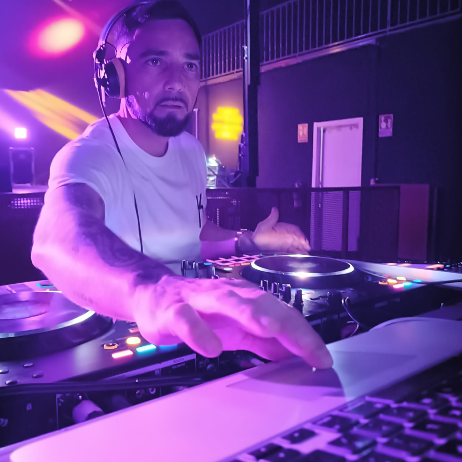 Professional DJ for Weddings & Events