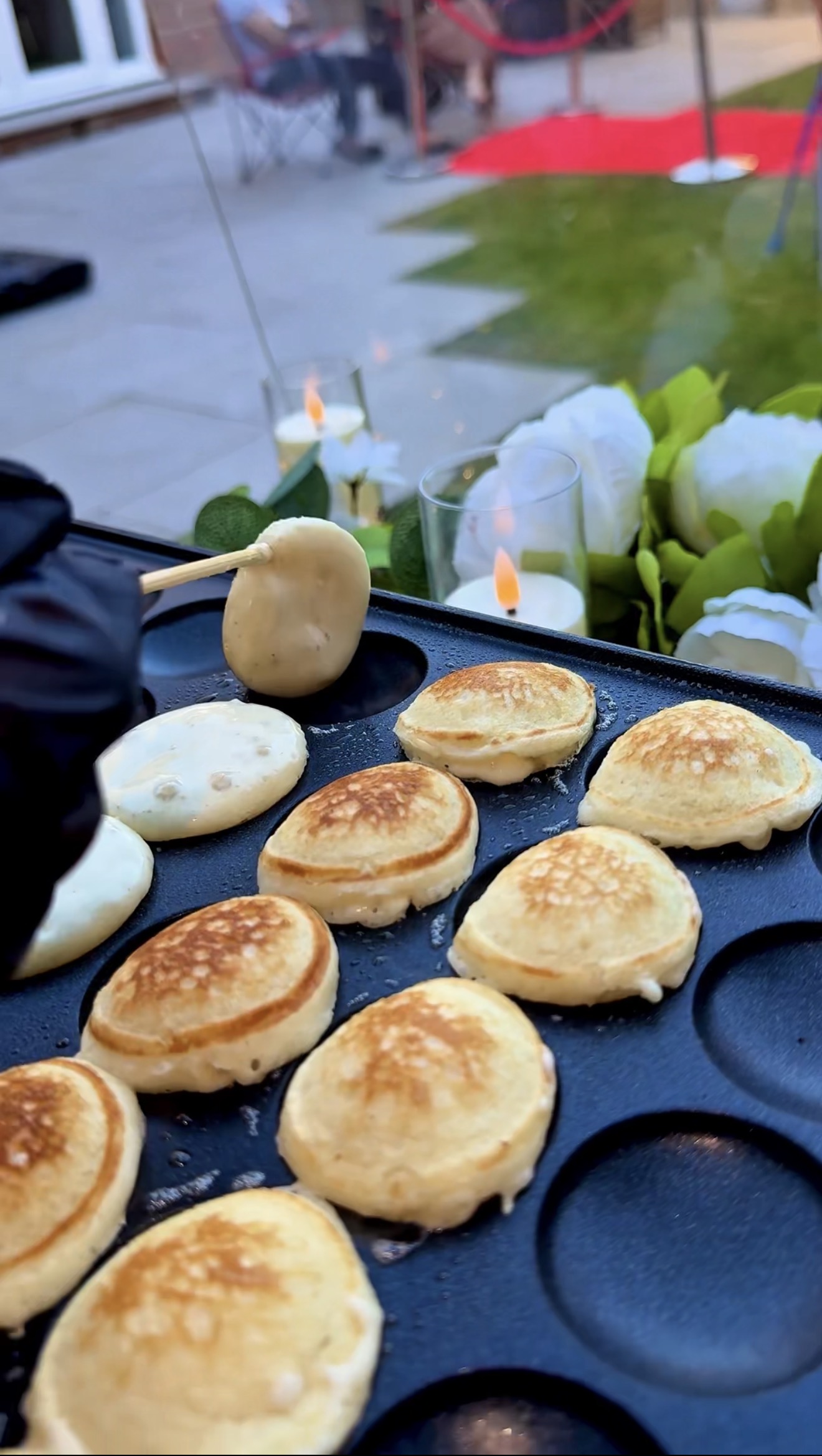 Fluffiest Mini Dutch Pancakes Cart & Personalised Digital Screen
