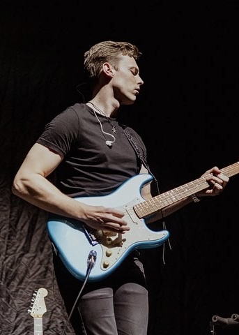 Award-Winning Touring Guitarist & Singer Joey