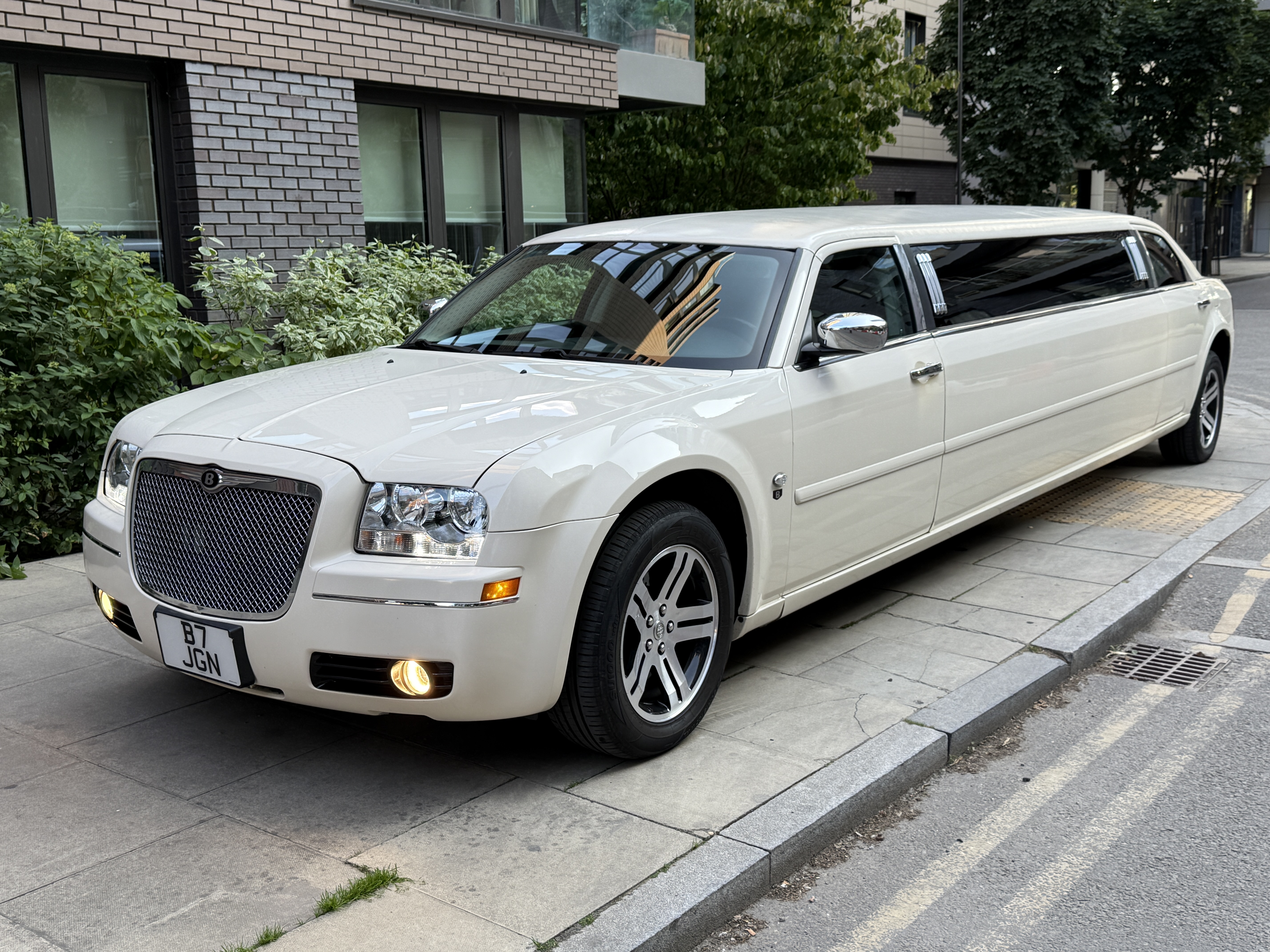 Step Into Luxury With Modern Baby Bentley Limousine