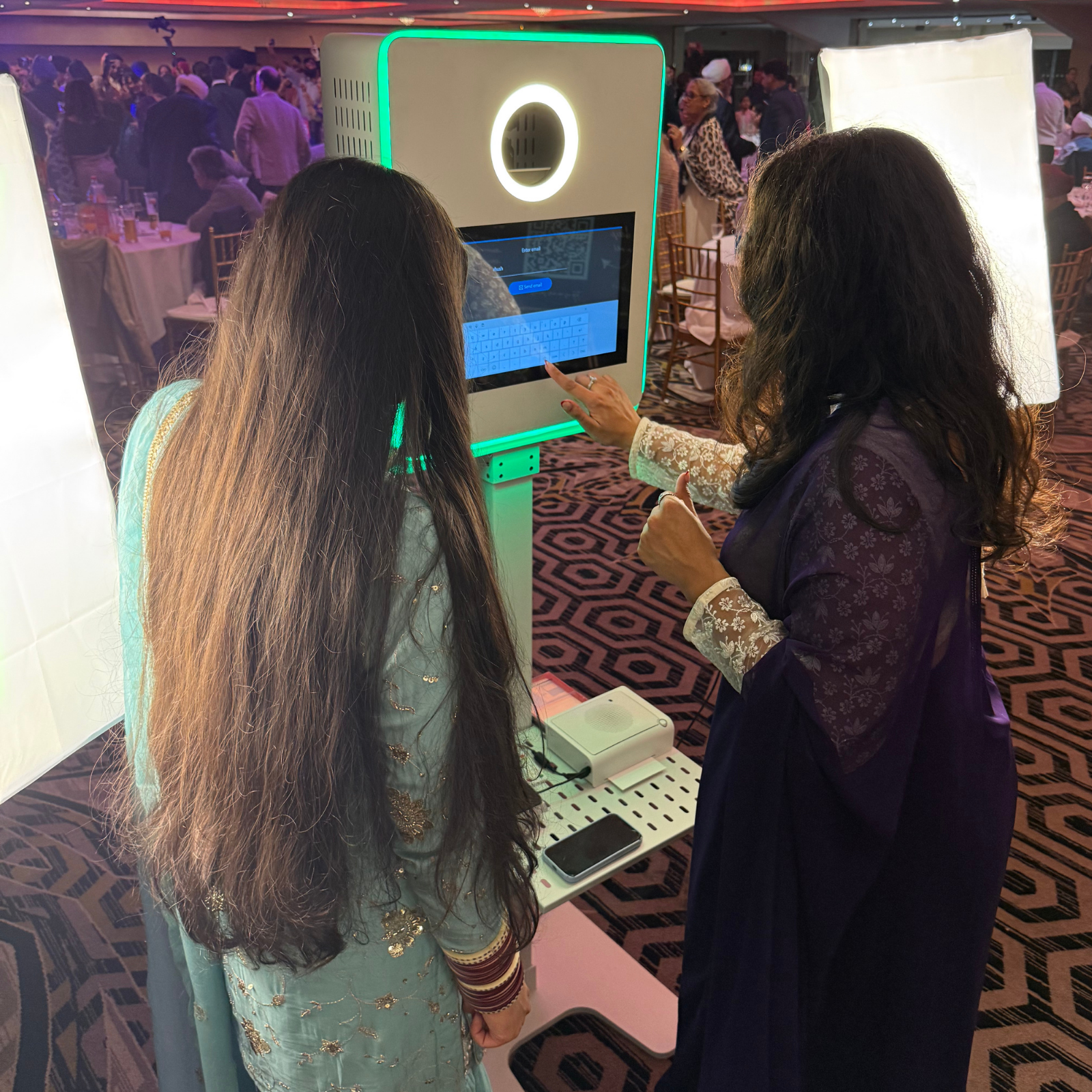 Luxury LED Customisable Photobooth with Pictures, GIFs, & Videos