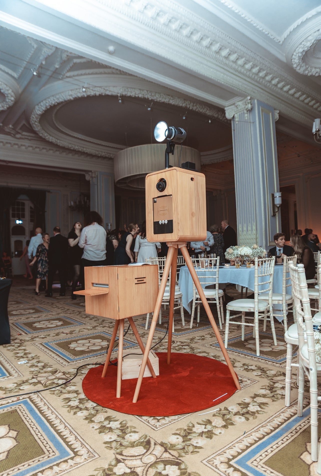 This Premium Vintage Selfie Pod Photobooth Will Bring Joy To Your Event