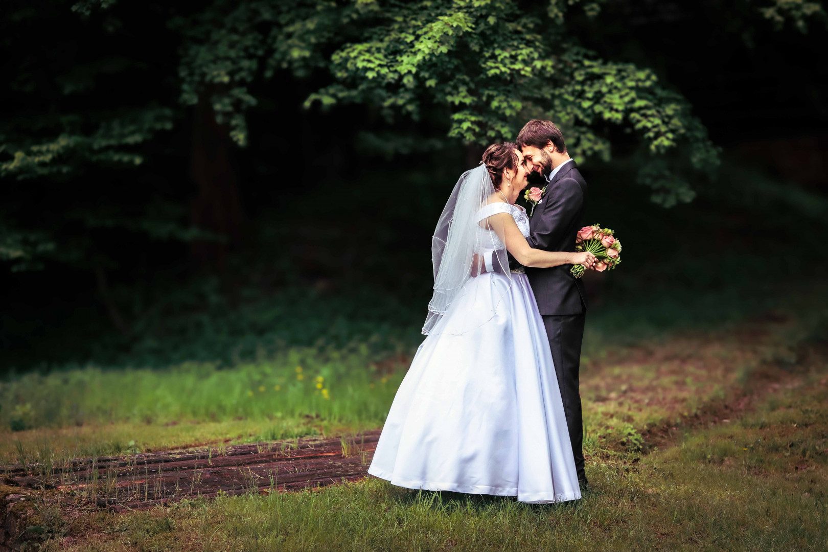 Timeless Wedding Moments, Captured by Expert Photographer