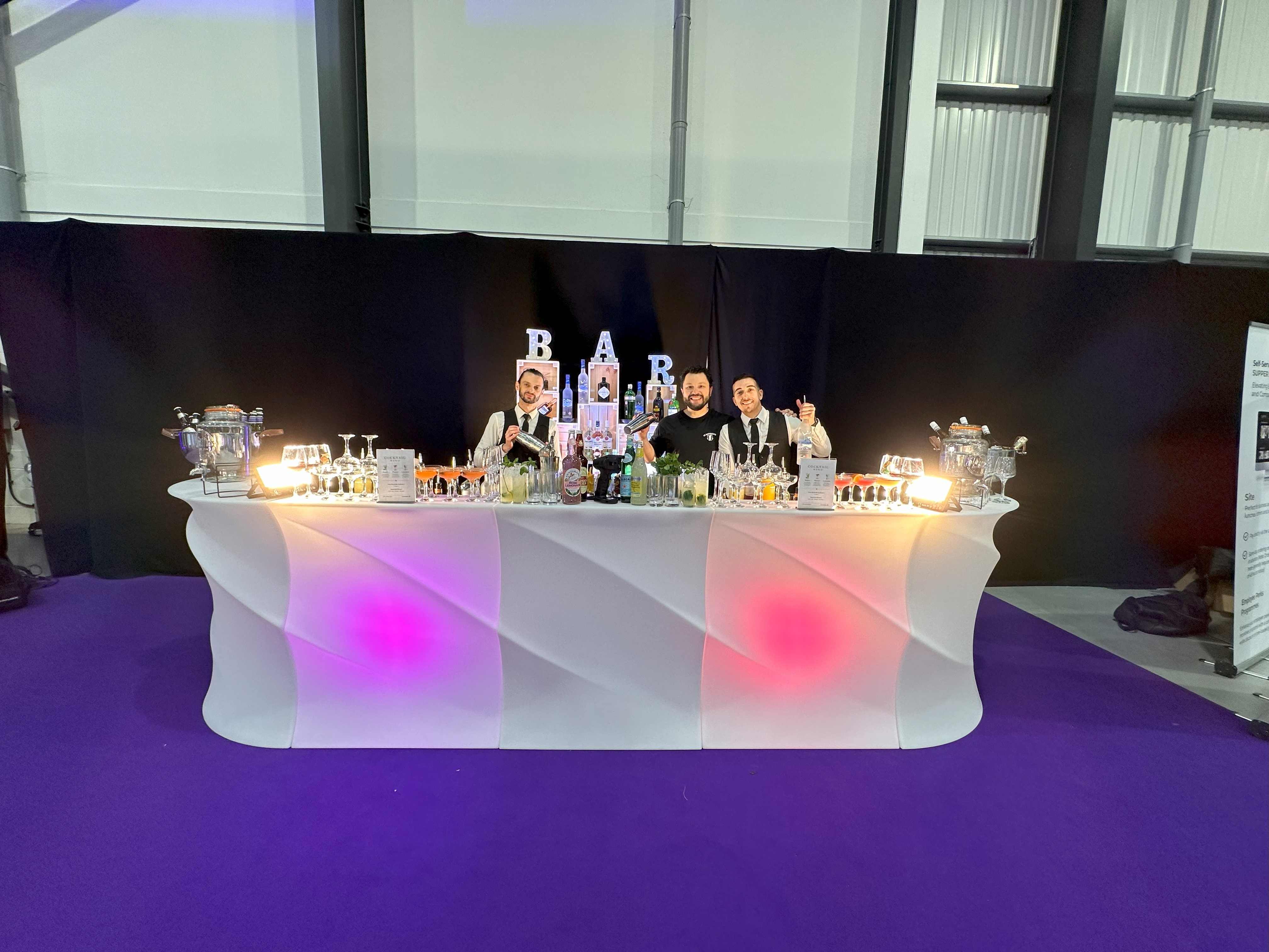 All-Inclusive LED Cocktail Bar 🥂