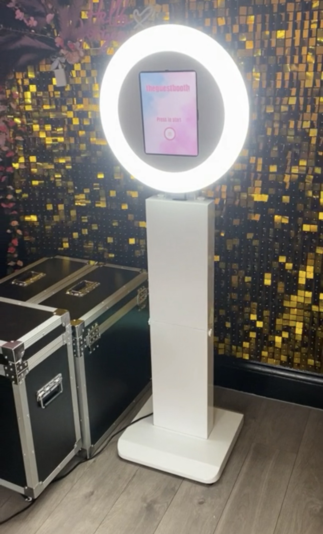 Selfie Pod Photo Booth with Instant Sharing