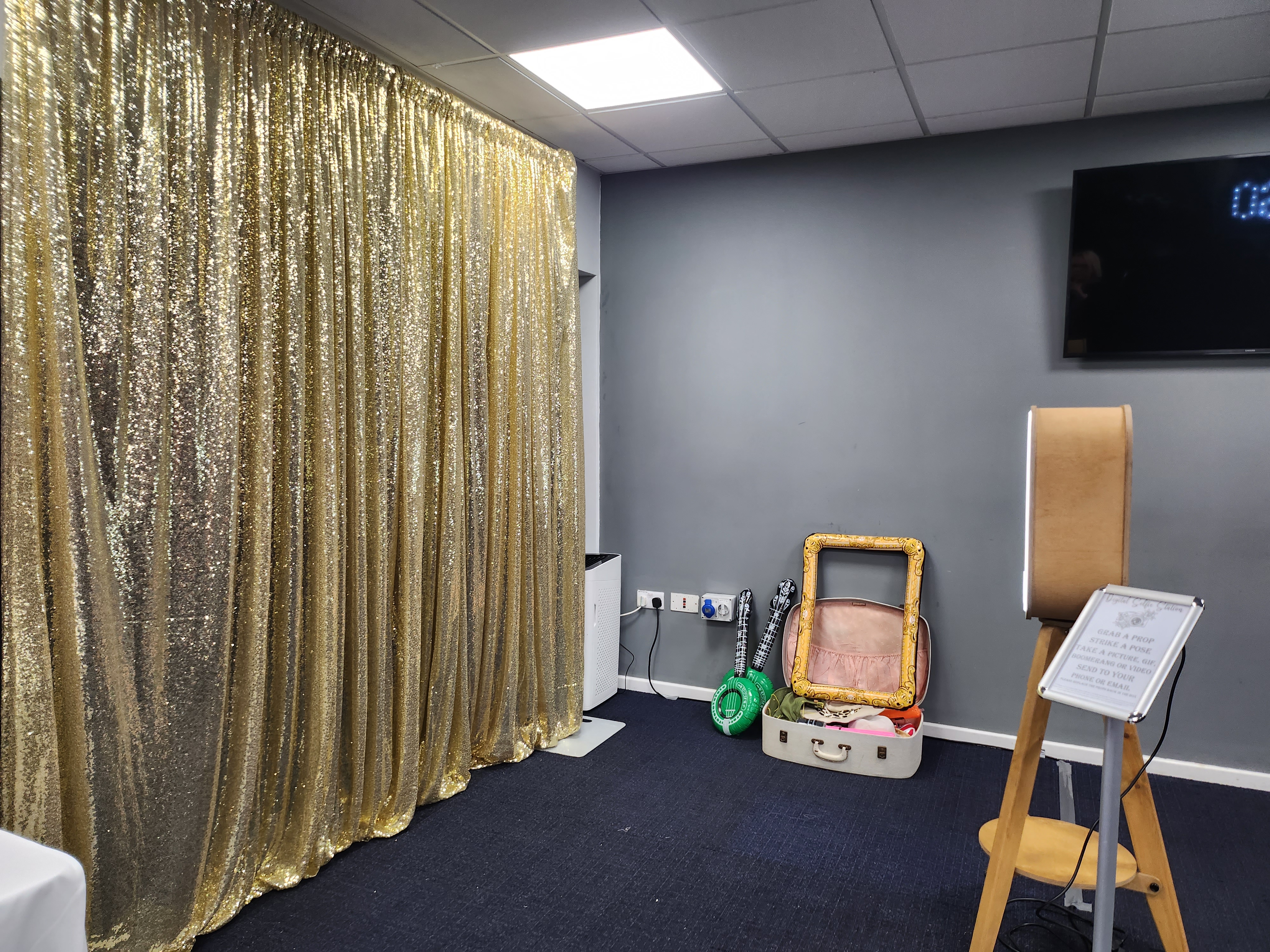 Instant Sharing With Our Rustic Selfie Pod