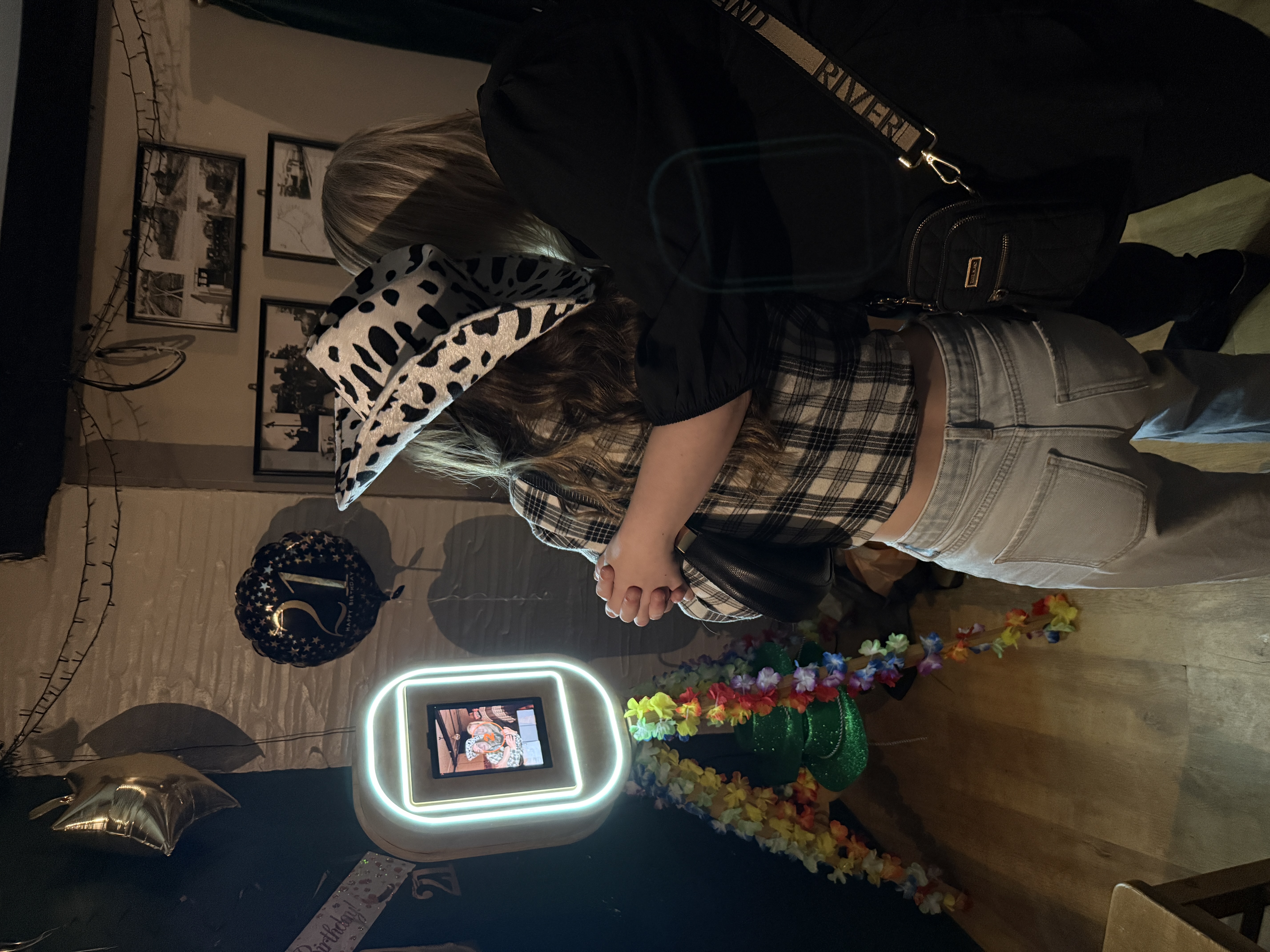 Selfie Pod with Digital & Optional Printed Photos