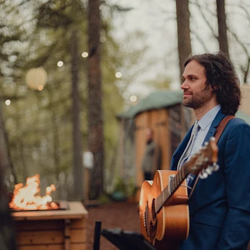 Ross McWhirter Acoustic