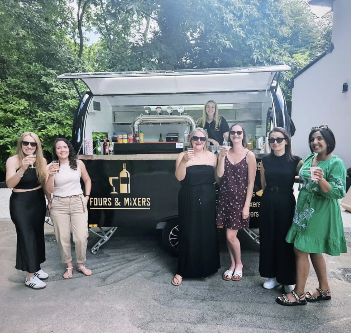 Bespoke Mobile Bar Trailer For Any Occasion