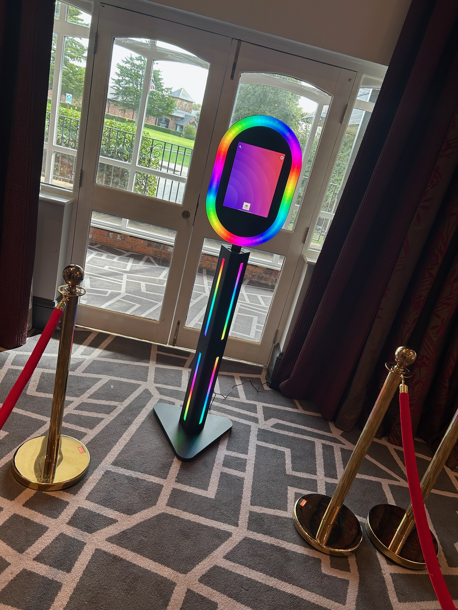 Luxury Digital Selfie Pod