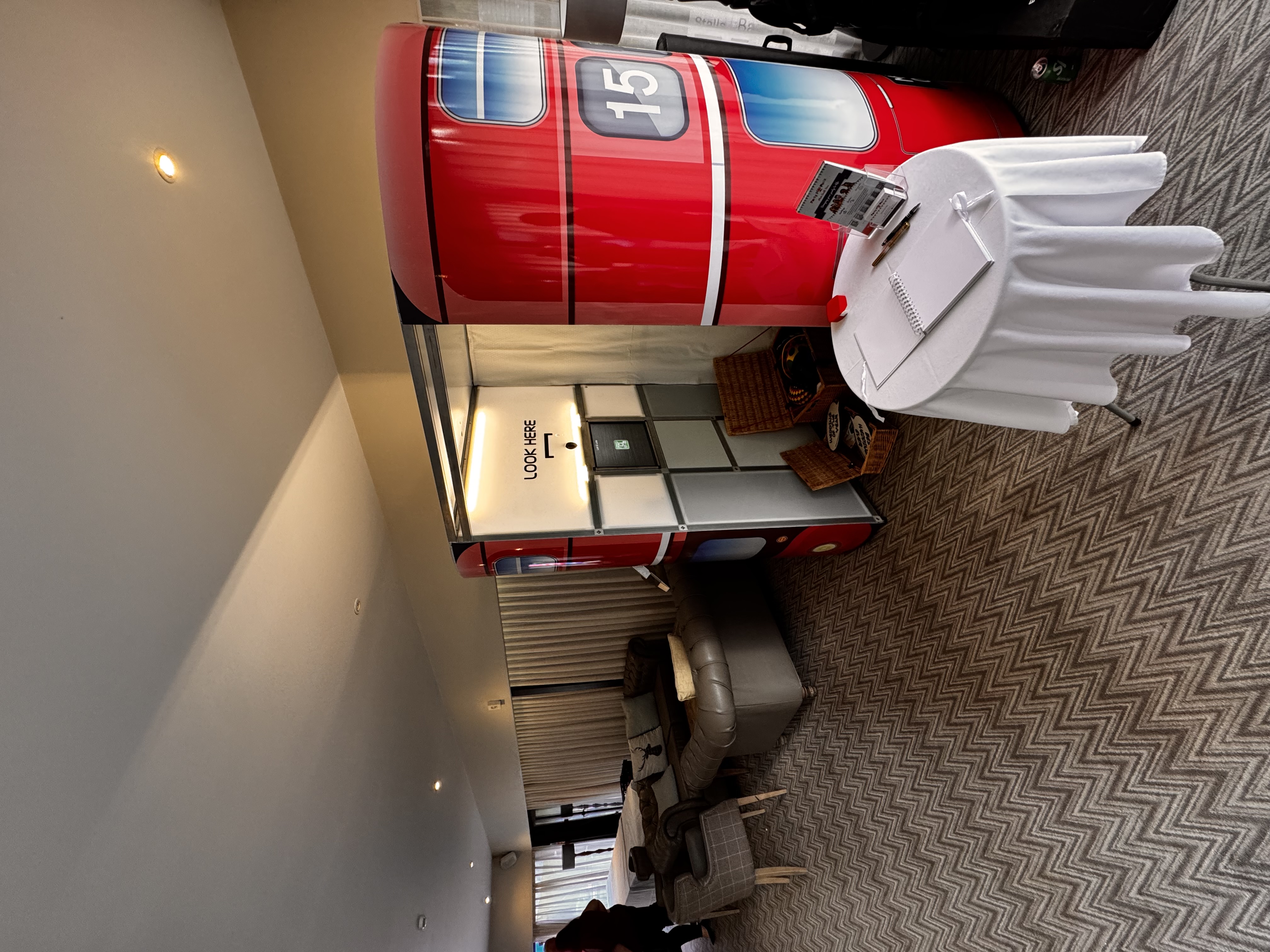 Fun & Stylish Oval Photo Booth with Unlimited Prints