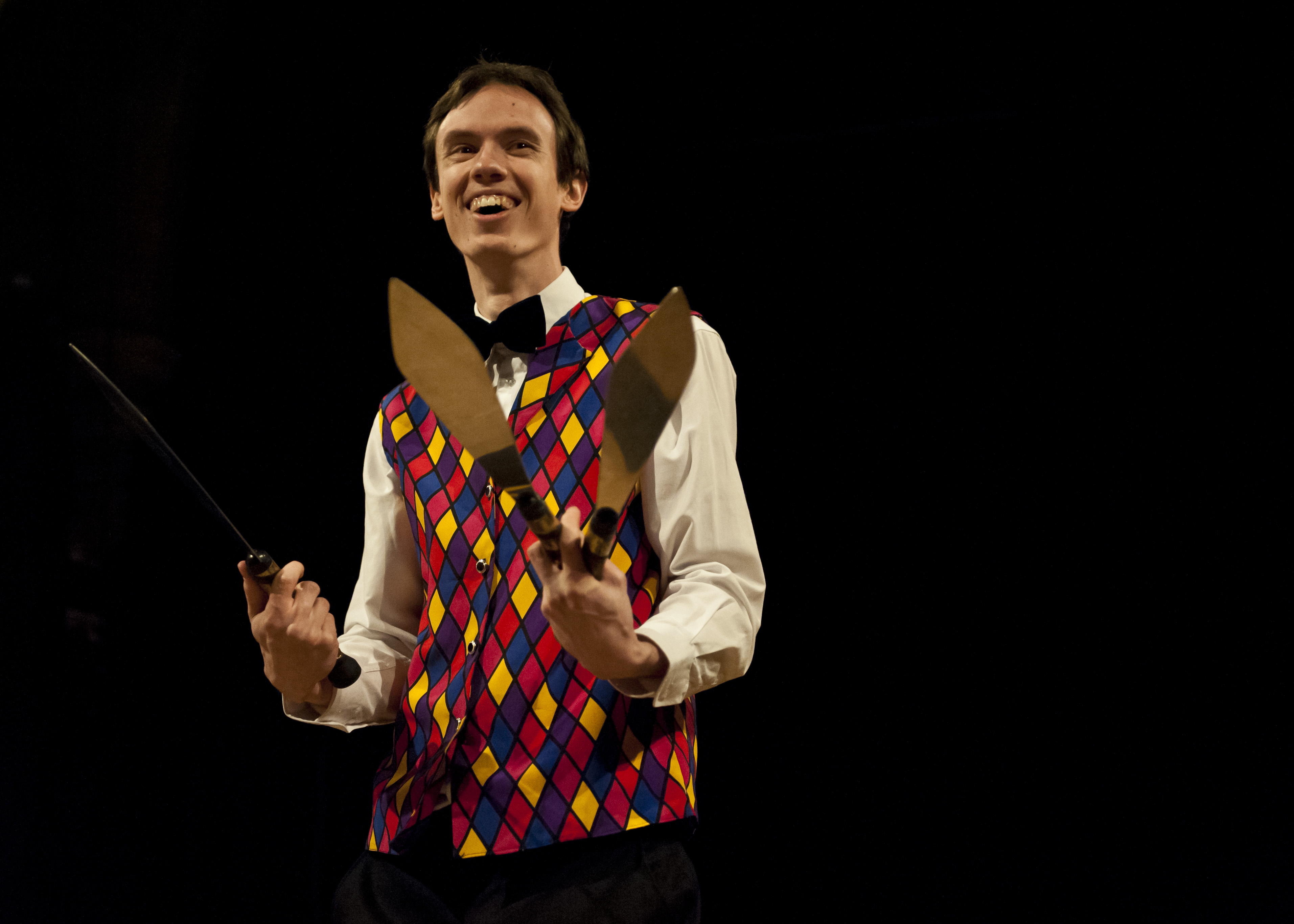 Roaming Juggler to Amaze Your Guests